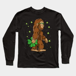 Bigfoot With Shamrock Funny St Patrick's Day Gift Long Sleeve T-Shirt